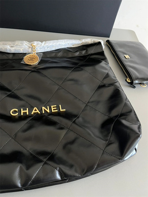 背最贵的垃圾袋 做最靓捡垃圾的妹妹香奈儿22bag