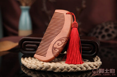 匠心雕琢，祥云绕指柔——探秘伟健工艺双面雕刻祥云桃木梳